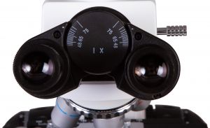 Digitální trinokulární mikroskop Levenhuk MED D25T LCD